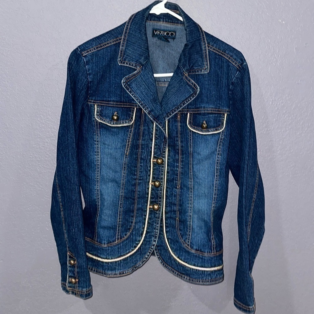 Vezucci Women’s blue jean jacket size L